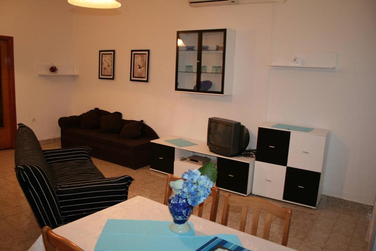 Apartments Susy พูลา ภายนอก รูปภาพ