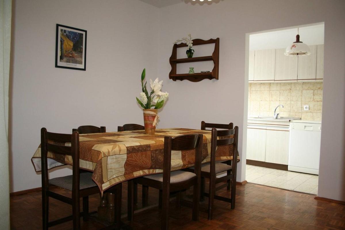 Apartments Susy พูลา ภายนอก รูปภาพ
