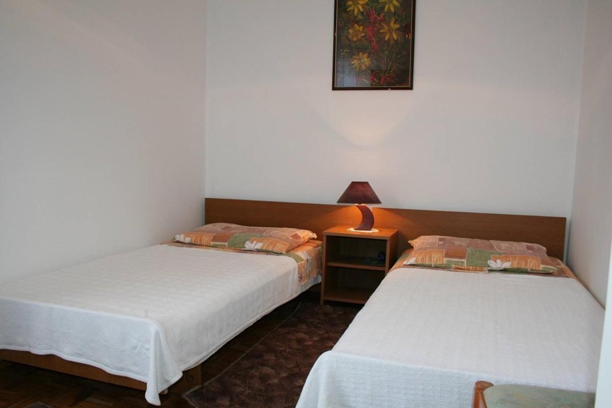Apartments Susy พูลา ภายนอก รูปภาพ