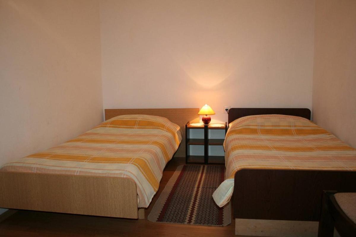 Apartments Susy พูลา ภายนอก รูปภาพ