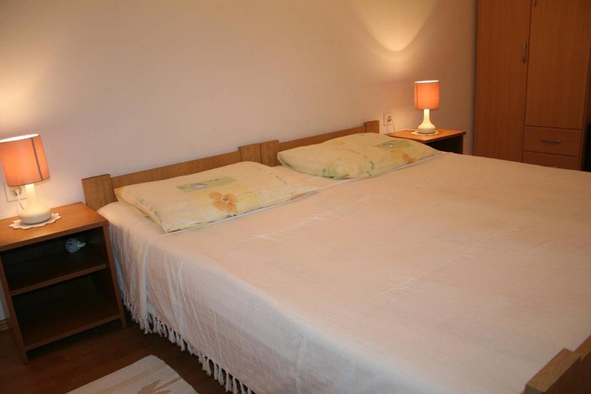 Apartments Susy พูลา ภายนอก รูปภาพ